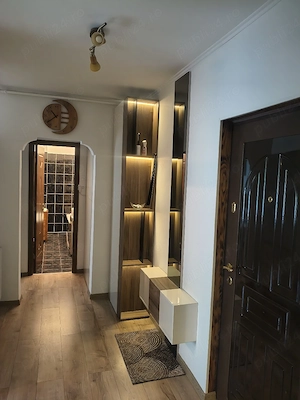 Persoană fizică inchiriez apartament cu 2 camere 