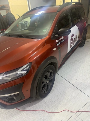 Închiriez auto Uber  Bolt 700 lei chiria  350 rata masin  lei săptamanal   rămânere
