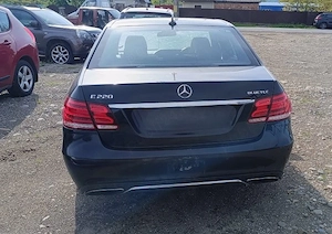 Dezmembrez Mercedes E Class E220 2.2 cdi 2014 - imagine 2