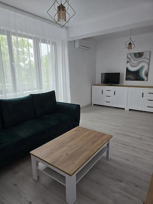 Ofer spre inchiriere apartament doua camere, bloc nou, cartier rezidential. Loc de parcare privat