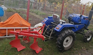 Vand Tractor BizonT20 4x4 + plug 2cormane si freza1,25m pret 19.500lei negociabil - imagine 2