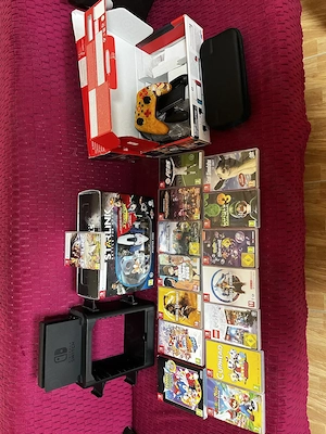 Vând consolă Nintendo Switch plus tot ce se vede în poze