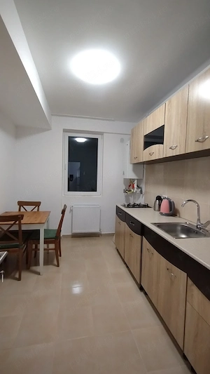 METROU ,garsoniera spatioasa, 46m,AC,luminoasa, proprietar,parcare,terasa - imagine 2
