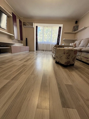Vând Apartament cu 3 camere, decomandat, etaj intermediar, 68 mp + acces la 100 mp spațiu depozitare - imagine 3