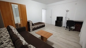 METROU ,garsoniera spatioasa, 46m,AC,luminoasa, proprietar,parcare,terasa - imagine 8