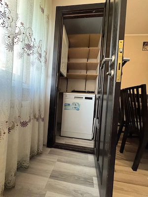 Vând Apartament cu 3 camere, decomandat, etaj intermediar, 68 mp + acces la 100 mp spațiu depozitare - imagine 15