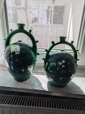 Set 2 vase ceramice glazurate verde   lucrate manual, vintage