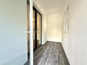 Apartament elegant, 3 camere, 62 mp utili, 103 mp curte - Dumbravita - imagine 9