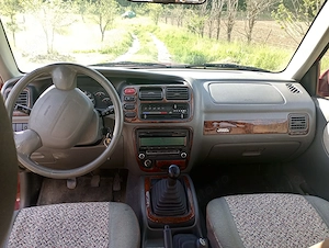 Suzuki Grand Vitara 2.0 TD - imagine 4