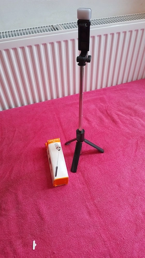 Vand SELFIE  STICK R1S  electric pentru telefonu mobil la 15 lei  - imagine 3