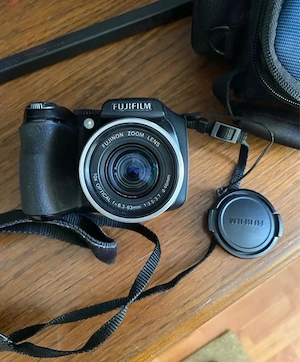 Aparat poze FujiFilm cu accesorii - imagine 4