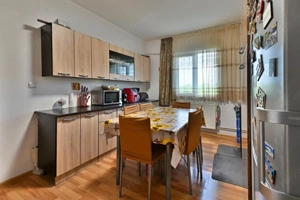Apartament cu 3 camere, semidecomandat, 65 mp utili + balcon - Soarelui - imagine 7
