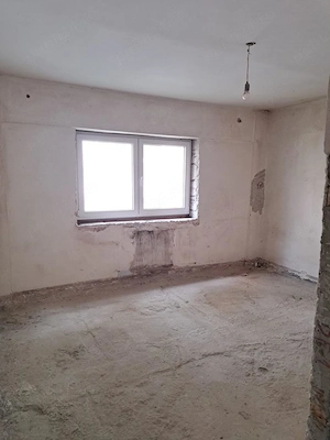 Apartament 2 camere de vanzare , Strada Dorna , Carpati 2 , et. 1 , 62.900 euro neg. - imagine 2