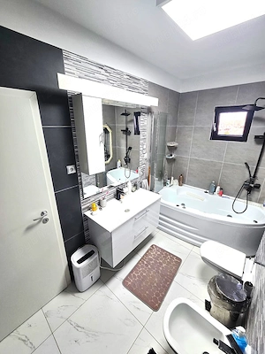 Confort si spatiu | Casa 5 camere, constructie solida | Teren 544 mp - imagine 13