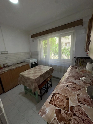 vand apartament 3 camere , zona Splai Mihai Viteazul ,et 1, incalzire pe gaz - imagine 3