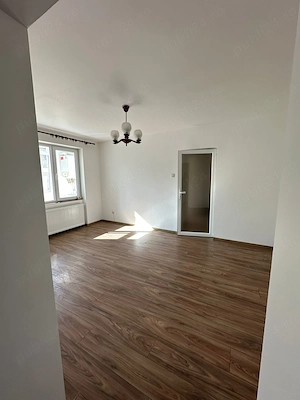 Închiriez apartament 2 camere - imagine 2