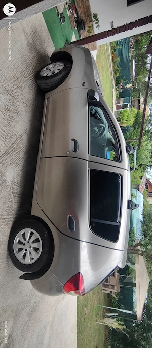 Dacia Sandero 2, euro 6, an 2015 motor 1,2 în 4 pistoane 75 cai ,nu are aer condiționat,km=98700 km - imagine 3