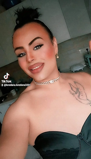 Lora TS feminina cu forme PARTY & SHOW WEBB
