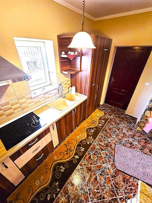 Casa complet mobilata si utilata | Teren 2500 mp | Liniste, natura autentic romanesc - imagine 12