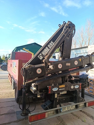 Camion cu Macara 