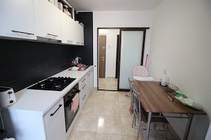 Apartament 2 camere Micro 16, etajul 1, renovat, geam baie - imagine 2
