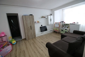 Apartament 2 camere Micro 16, etajul 1, renovat, geam baie - imagine 4