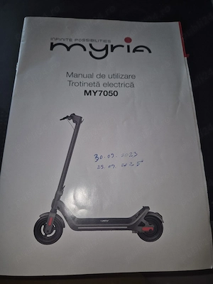 Vând trotineta electrică 