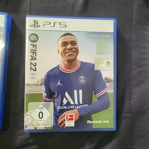 PS5 cu 2 manete si 3 jocuri  - imagine 4