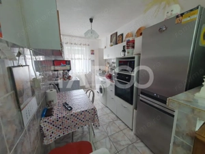 Apartament 3 camere decomandat zona 1 Decembrie 75mp si boxa la subsol - imagine 6