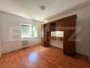 Apartament 4 camere decomandat, etaj 1, zona scoala gimnaziala Elena Farago
