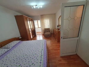 Vand apartament 2 camere  - imagine 2