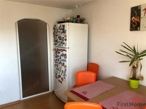 Apartament 3 camere, zona Centrala , etaj 4, renovat si mobilat - imagine 7