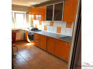 Apartament 3 camere, zona Centrala , etaj 4, renovat si mobilat - imagine 4