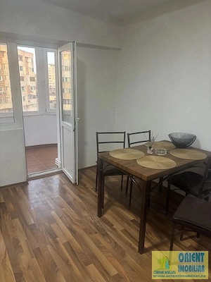 Trocadero, de vanzare 2 camere, decomandat, renovat - imagine 4