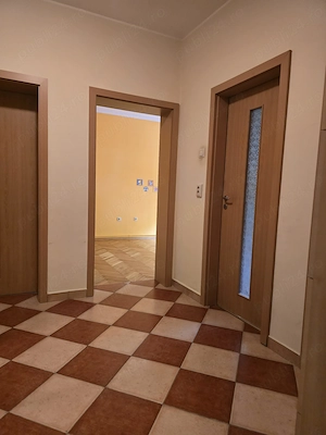 Apartament 3 camere decomandat parter foarte inalt bloc caramida aproape de Prefectura - imagine 3