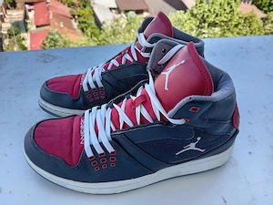Nike Air Jordan 1 Flight, marime 40.5, UK 6.5 (25.5 cm)