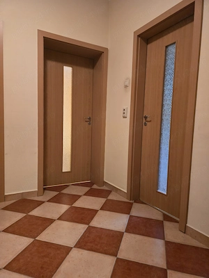 Apartament 3 camere decomandat parter foarte inalt bloc caramida aproape de Prefectura - imagine 19