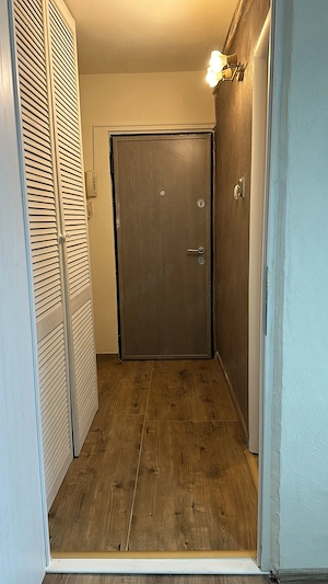Proprietar vand apartament 1 camera, renovat ,mobilat 30 mp pret 54.000 euro - imagine 2