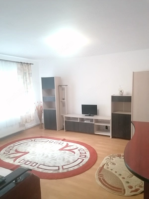 Proprietar închiriez apartament 2 camere decomandate zona Scriitorilor.