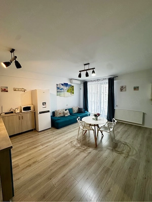 Inchriez apartament 2 camere zona Alezzi