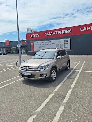 Vând vwTiguan an2015 motor de 20. diesel. cutie automată. tracțiune 4 4senzori parcare față spate 