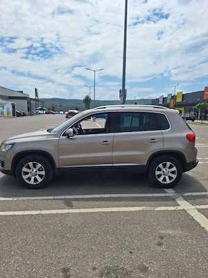 Vând vwTiguan an2015 motor de 20. diesel. cutie automată. tracțiune 4 4senzori parcare față spate  - imagine 4