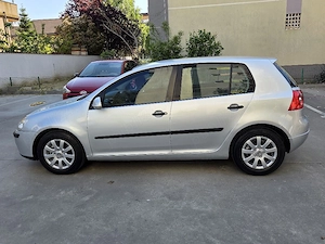 Vw Golf 5 1.9 TDI An 2007 îngrijit  - imagine 8