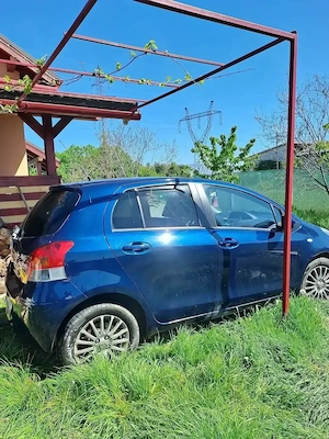 Vând toyota yaris 2009 - imagine 10