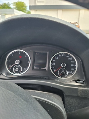 Vând vwTiguan an2015 motor de 20. diesel. cutie automată. tracțiune 4 4senzori parcare față spate  - imagine 7