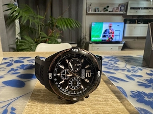 ceas Guess nou