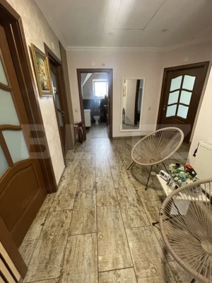 Casa de vanzare 5 camere, terasa inchisa, garaj curte amenajata  - imagine 10