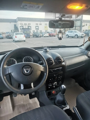 Vând Dacia Duster 4x2 - imagine 3