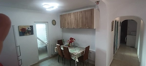 închiriez apartament  - imagine 2