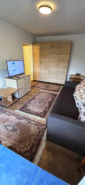 Proprietar inchiriez aparatment cu o camera Iulius Mall